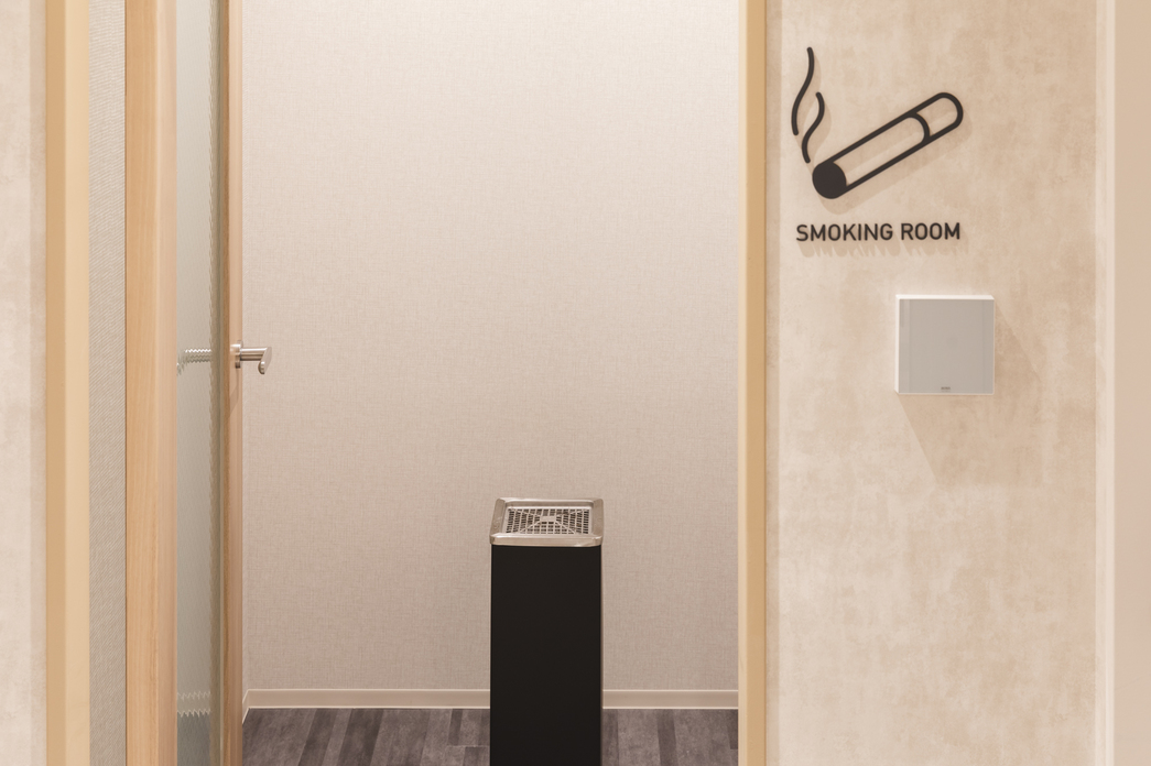 1Ｆ喫煙スペース