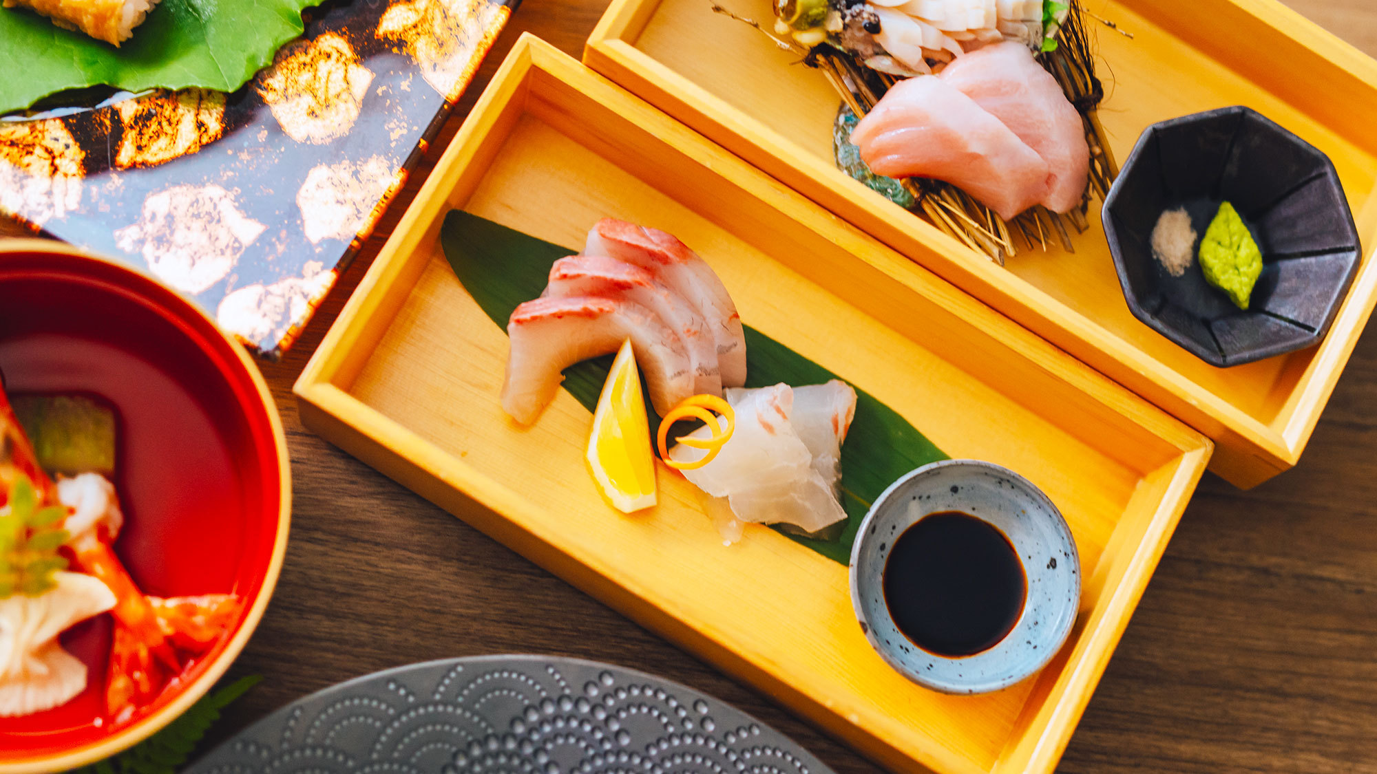 【夕食一例】近海で獲れた海の幸を使用したお刺身盛り合わせ。ぷりぷりで新鮮そのもの。