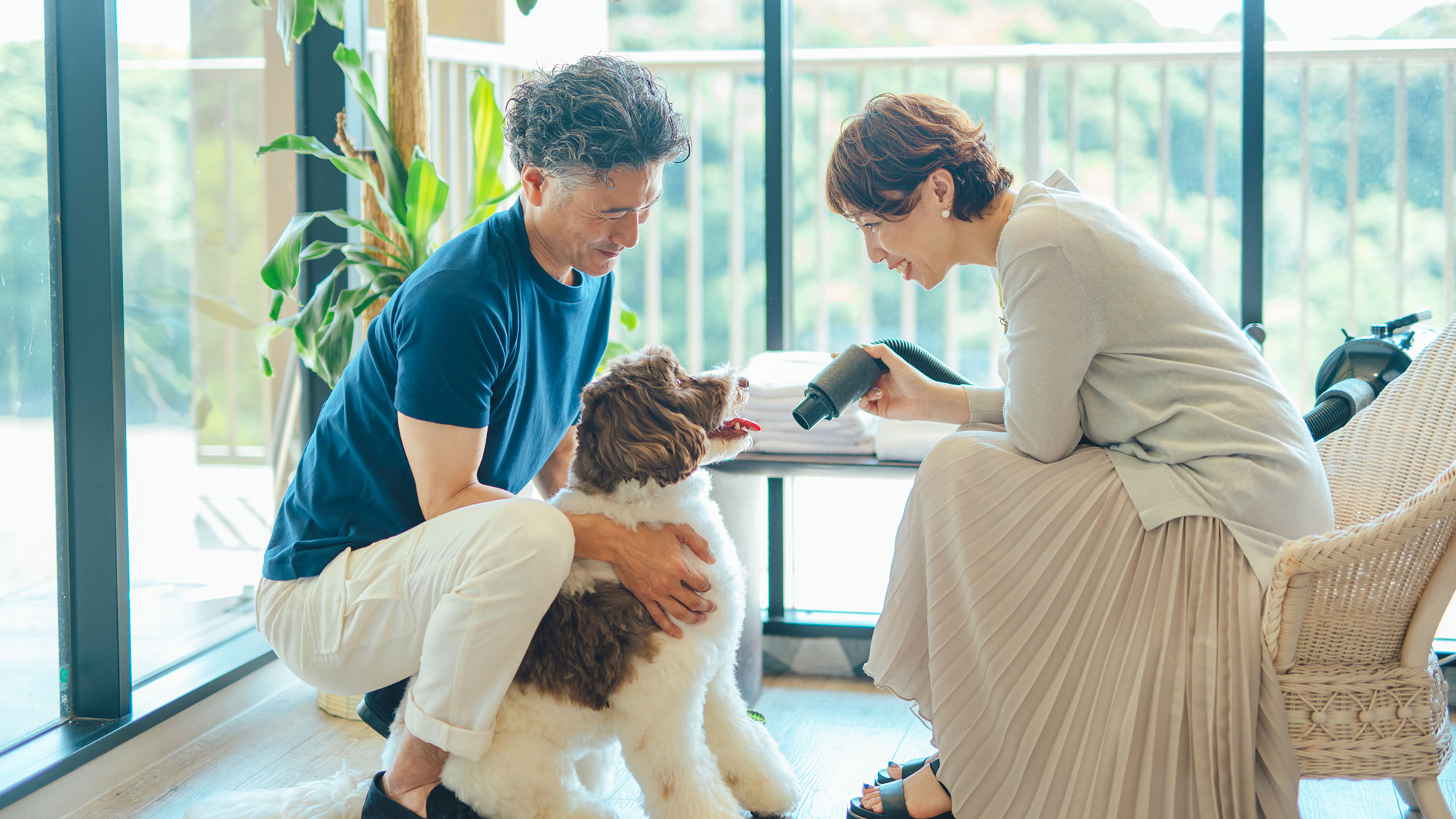 【大型犬用シャワールーム】外でたくさん遊んだ後はシャワーでさっぱり！ドライヤー・タオルも完備。