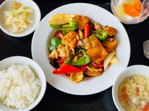 揚げ豆腐と野菜の四川風炒めご飯イメージ