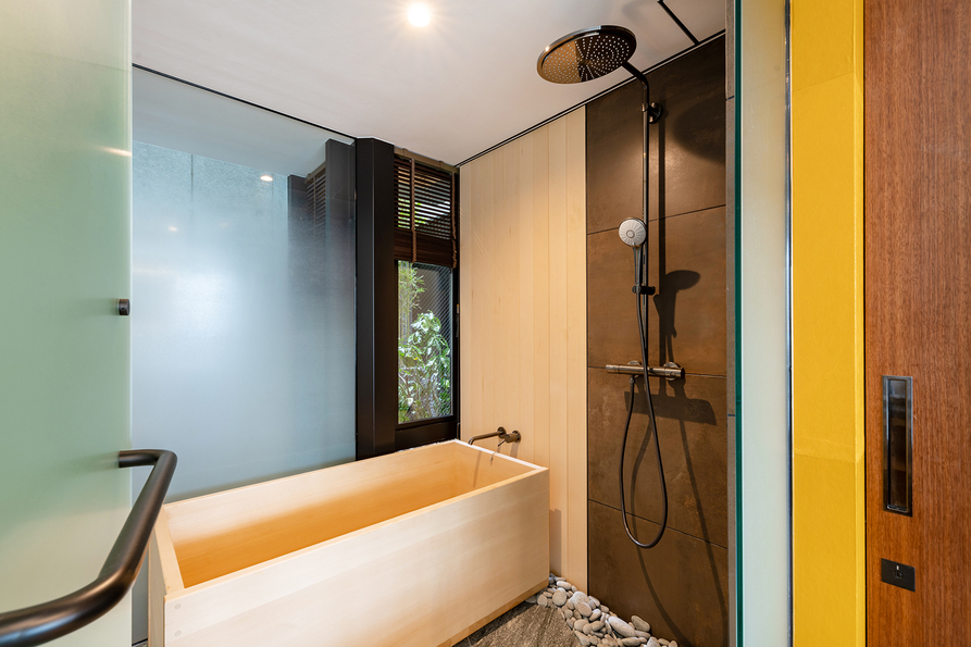 Garden Suite Bathroom