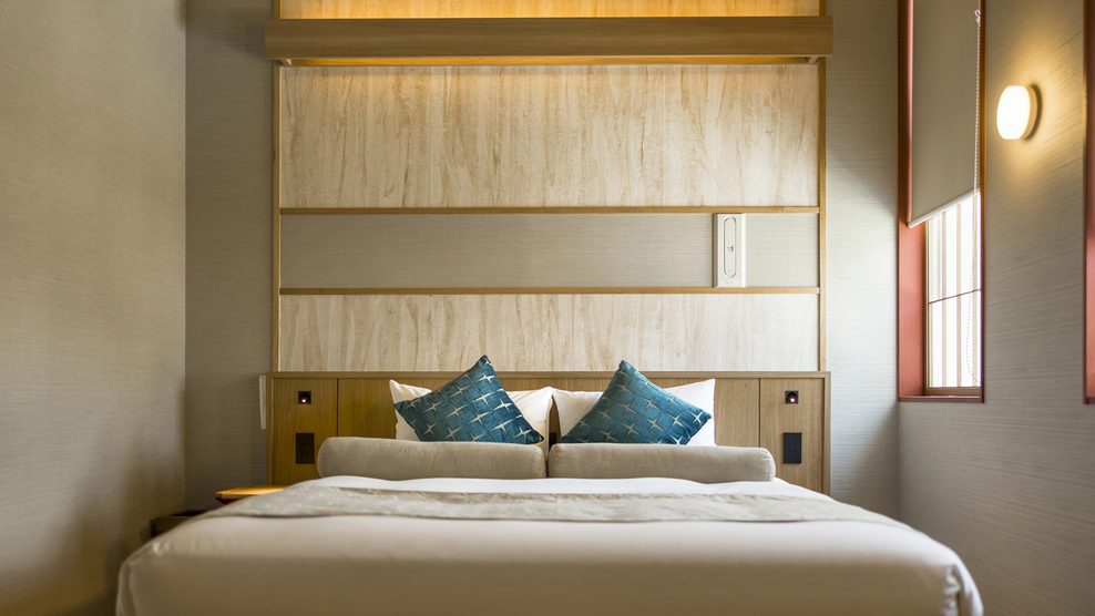 スーペリア・クイーン18平米［シャワー付］クイーンサイズの広めのベッドでゆったりご休息を♪