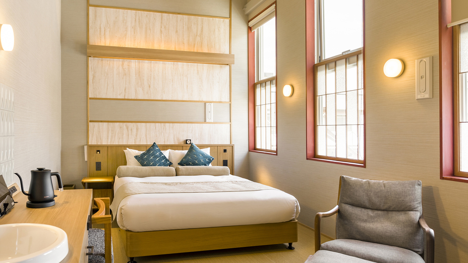 スーペリア・クイーン18平米［シャワー付］クイーンサイズの広めのベッドでゆったりご休息を♪