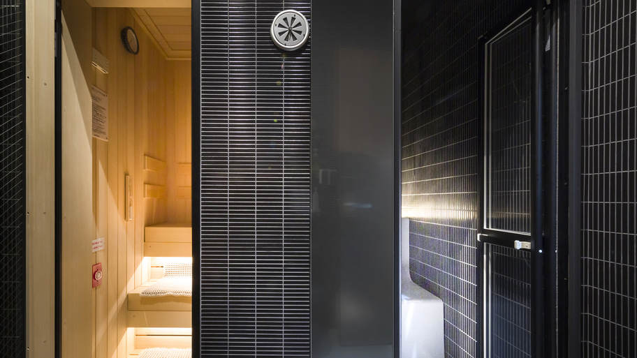 プライべートスパ-ソロサウナMETOS社製のロウリュサウナ・シャワー室を完備！