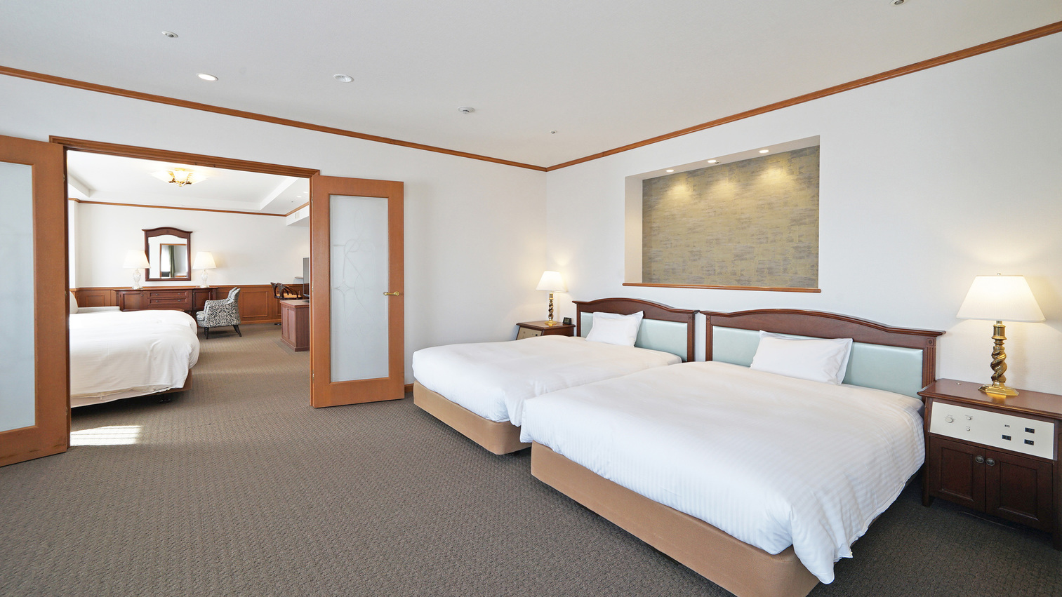 ファミリーデラックスルーム【ご家族やグループで快適に／最大8名様宿泊可能】