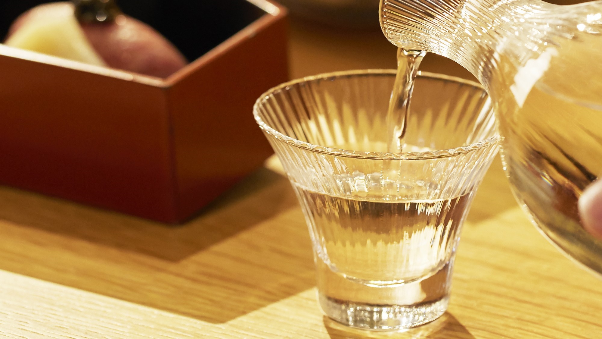【お酒】全国各地の厳選地酒をご提供しております。お気に入りの一杯をみつけてみてはいかがでしょうか。