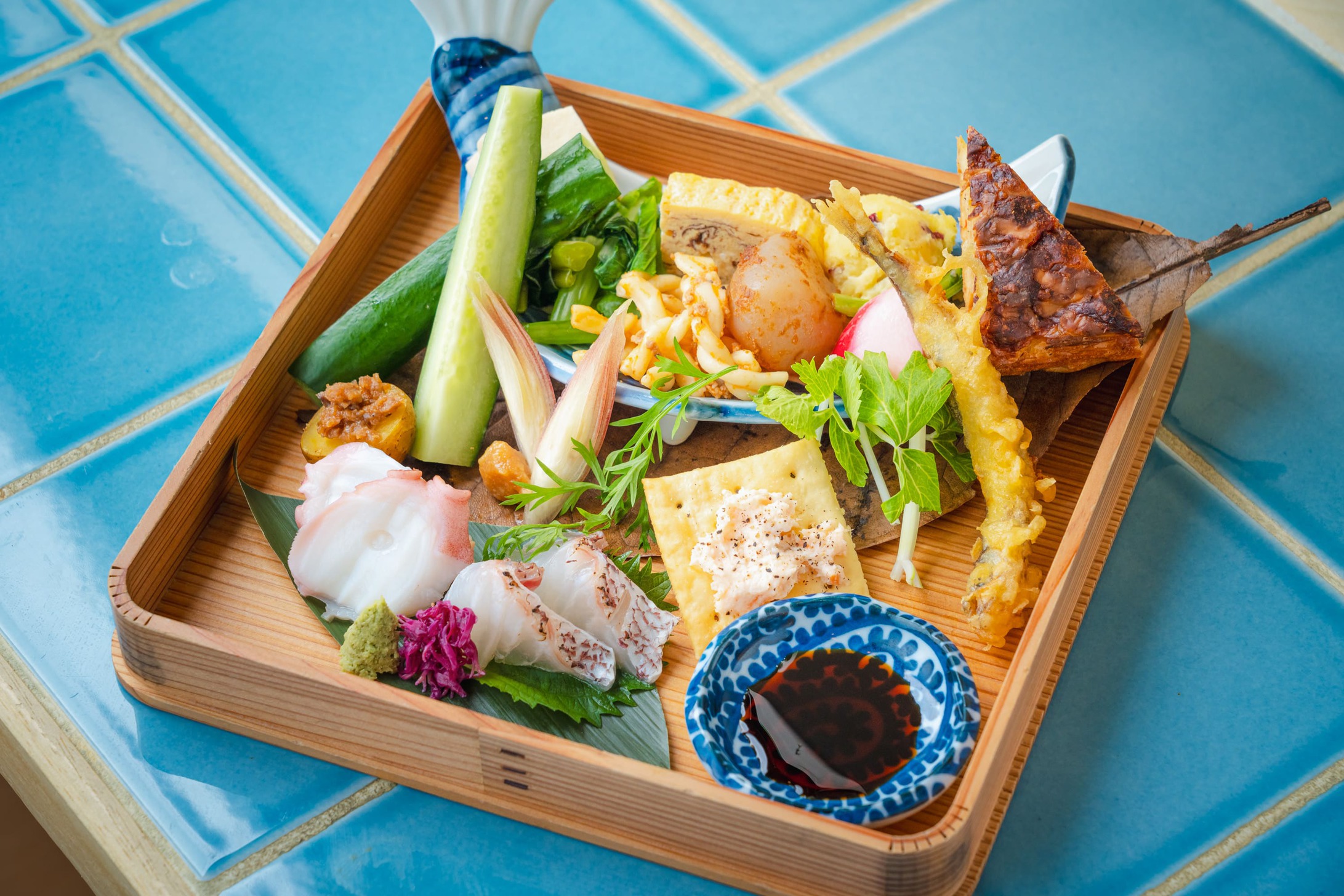 水と酒 三花｜夕食・バー