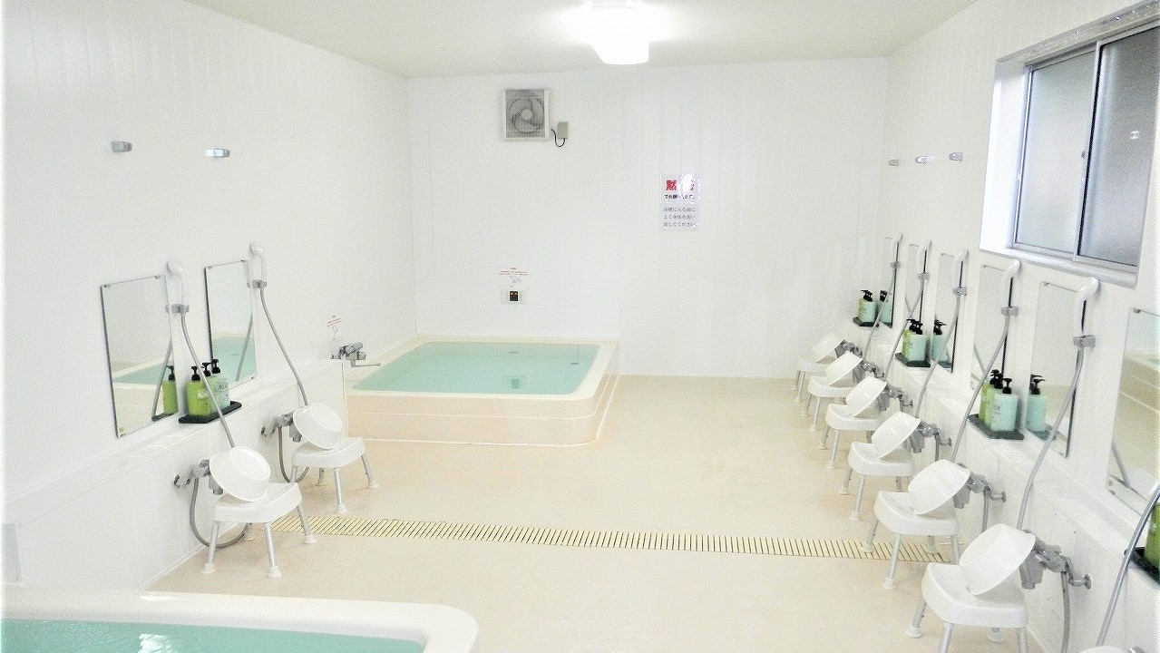 男性浴場お湯かけ流し