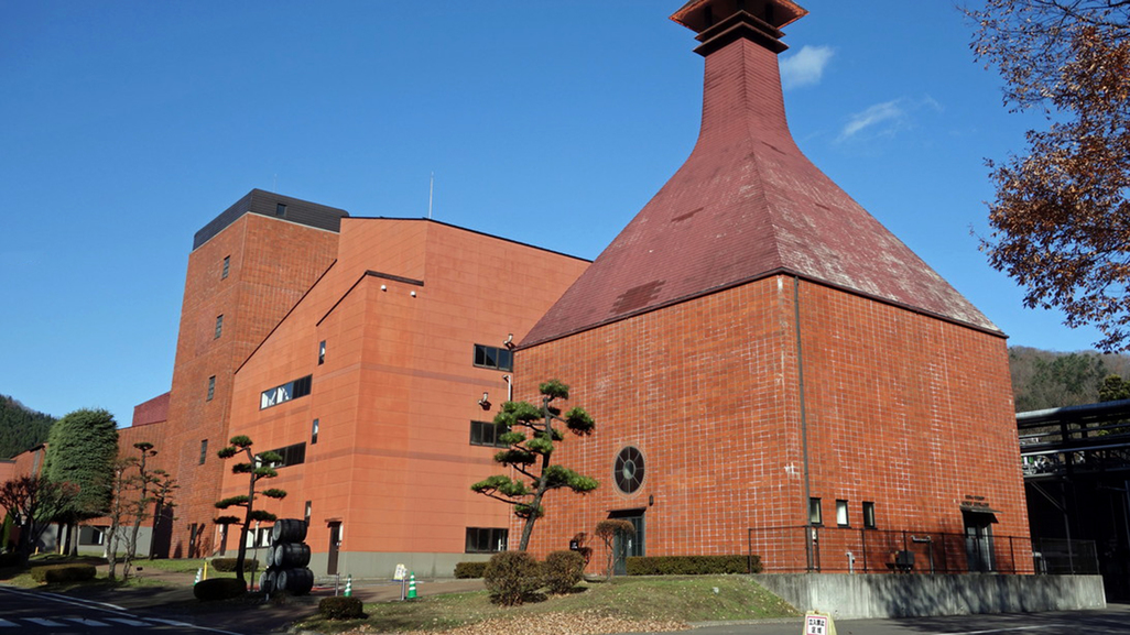 ニッカウヰスキー仙台工場…;「マッサン」で有名なウイスキー工場。見学も有。当館から車で約25分。