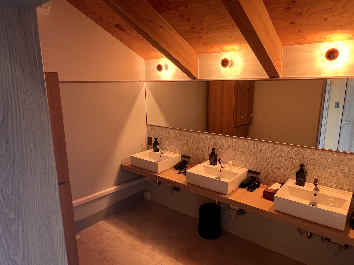 女性専用パウダールーム