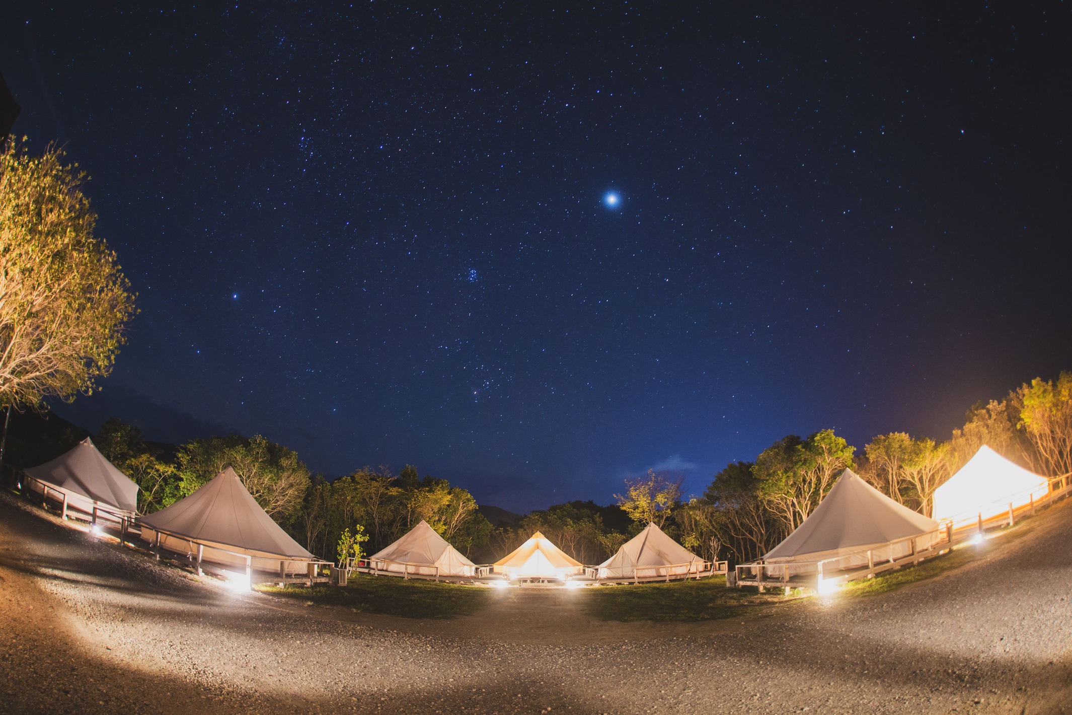 夜のテント