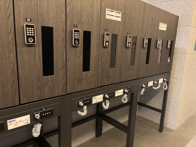 1階バゲッジポート（チェックイン前・後にお荷物をお預け可能)