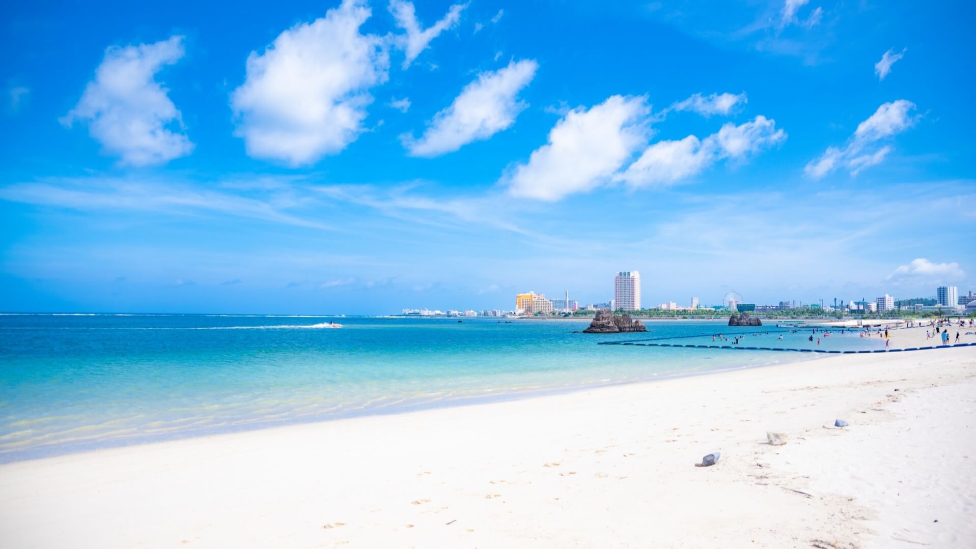 【沖縄の海を楽しめる】アラハビーチ（車で約15分）