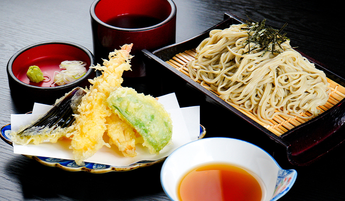 隣接えちご川口温泉1階レストラ「こぶし」