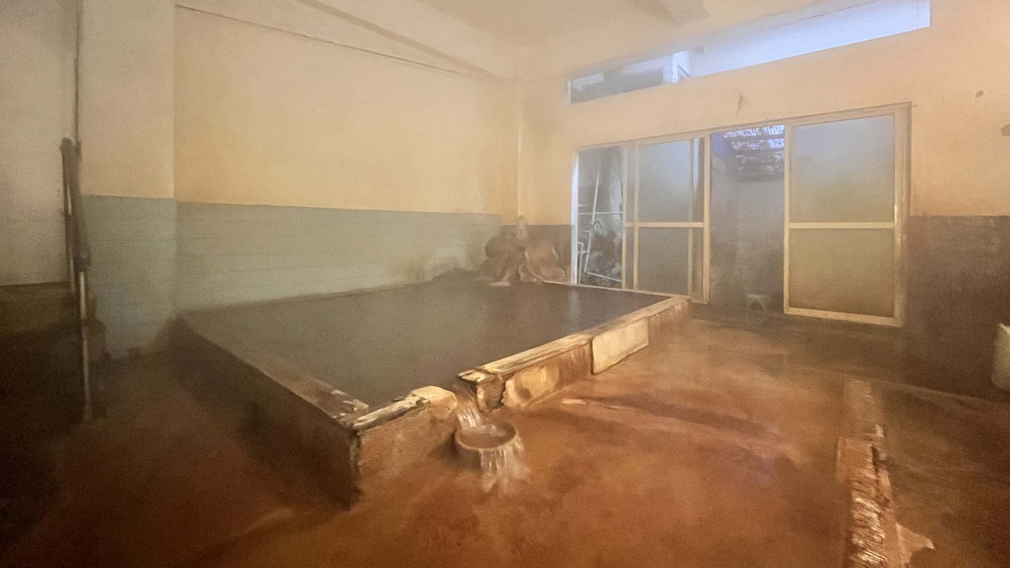 ２Fのお風呂には打たせ湯もあります