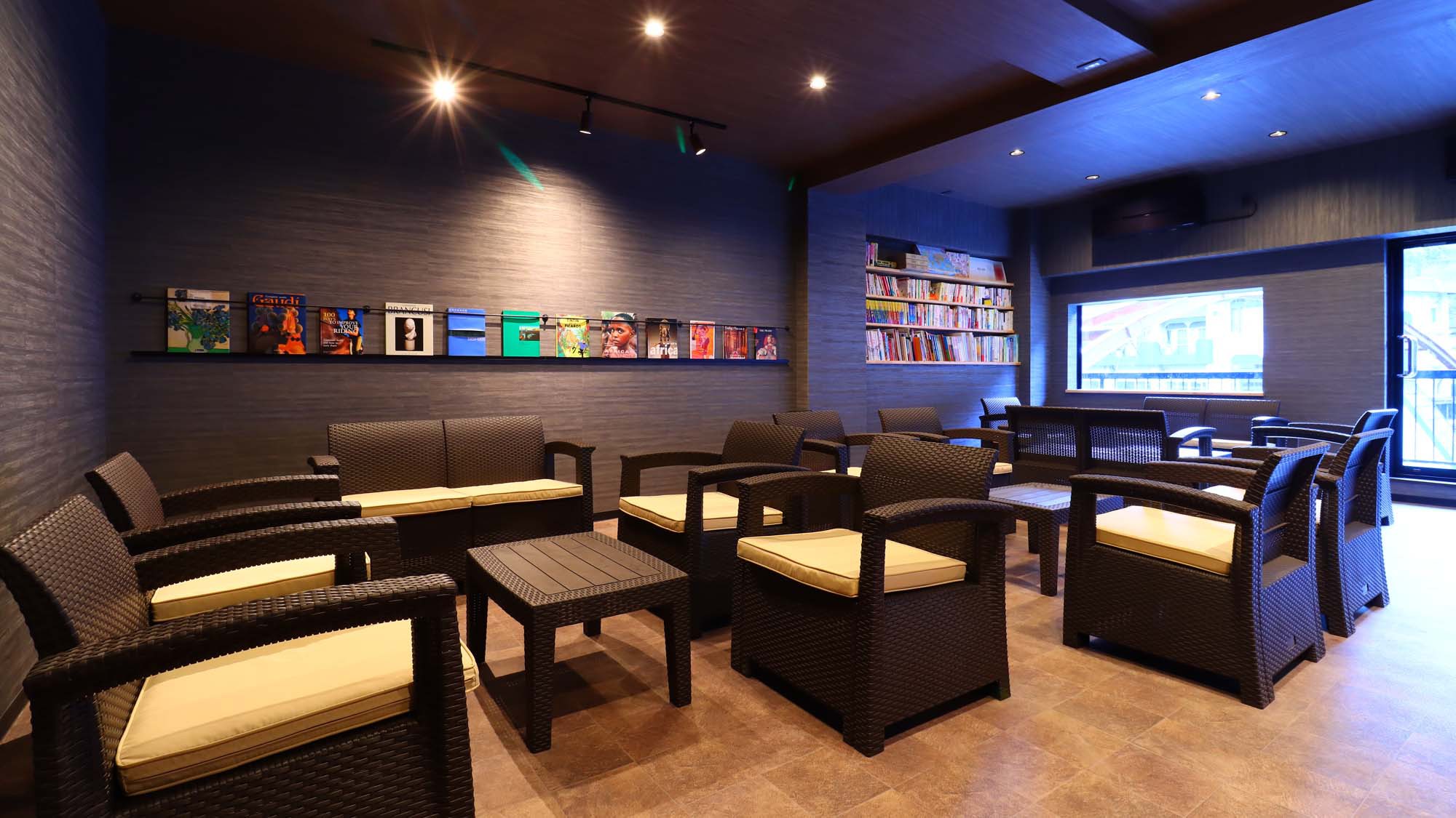 共用のスペースはお食事をしたりくつろいだり自由にご利用ください