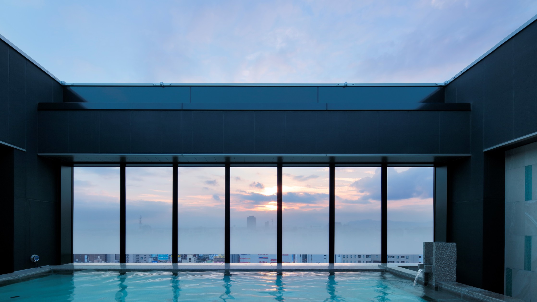 スカイスパ（露天）様々な空の色をお楽しみください