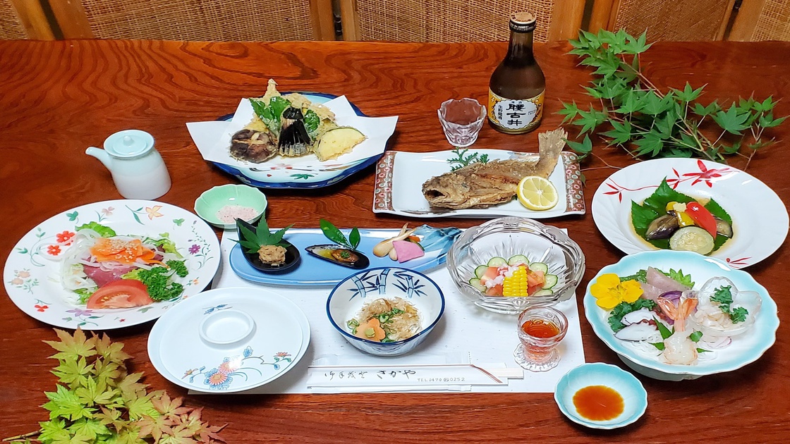 *【お食事/夕食一例】千葉の野菜や房総半島ならではの海の幸・山の幸をお召し上がりいただけます。