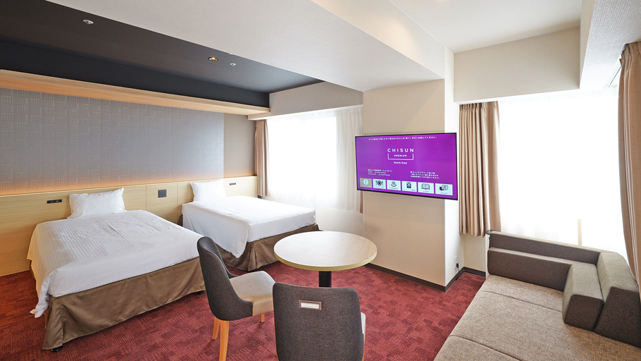 【プレミアテラスルーム】 幼児（5 歳以下）のお子様の添い寝は無料。ファミリー利用にも便利です。