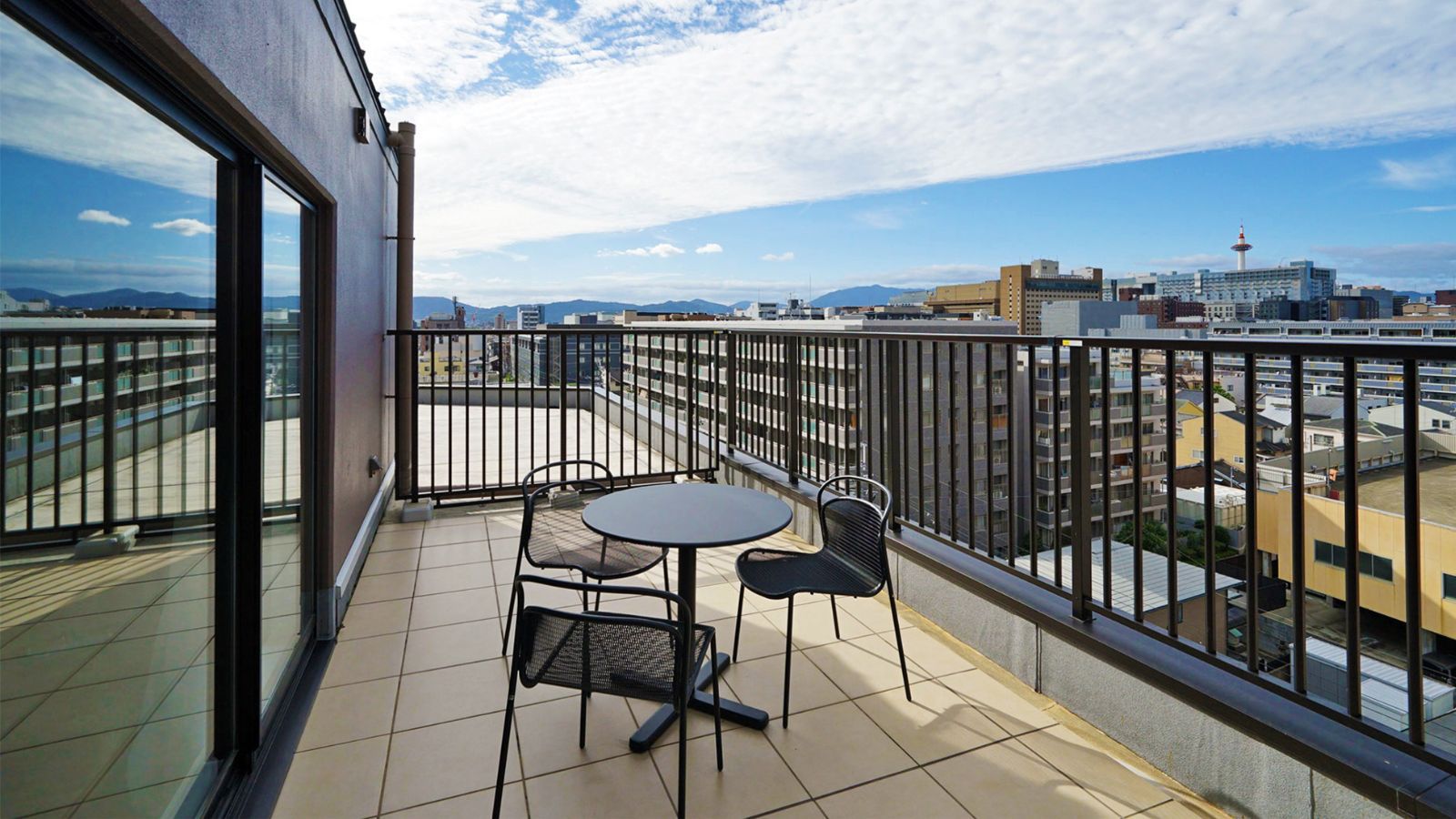 【グランドテラスルーム】テラスで京都の風を感じながら特別なひととき。