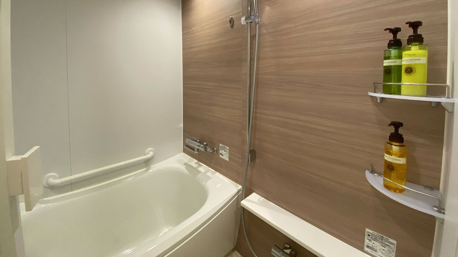 【グランドツイン】洗い場付きバスルーム完備でゆったり滞在。