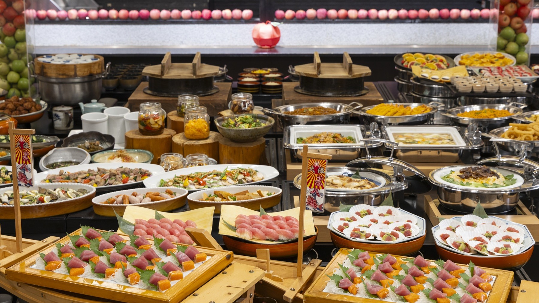 【夕食バイキング】イメージ地元の食材をふんだんに使用、オリジナルりんご創作料理も楽しめる夕食♪