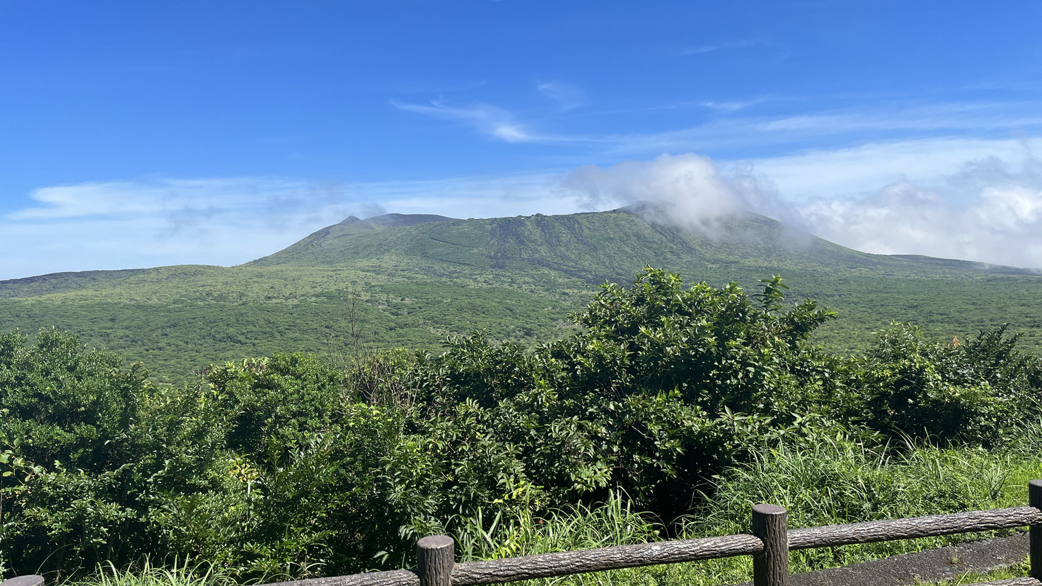 三原山