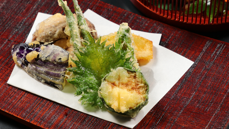【お料理】揚物季節の山菜とお野菜の天ぷら *