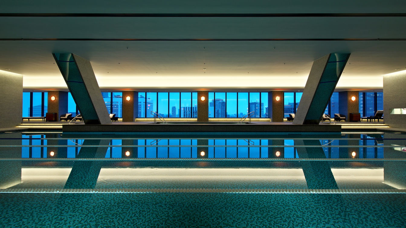 【Okura Fitness & Spa】屋内プール