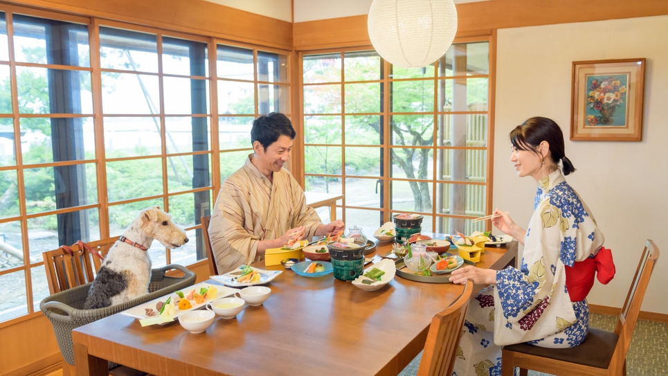 わんちゃんと一緒にお食事