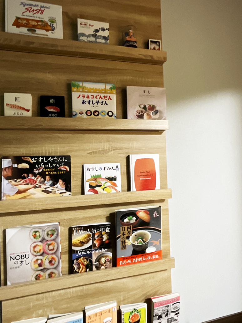 寿司の本(図鑑、絵本、漫画、トランプ等)ご用意！歴史、文化、美味しさ…;寿司の魅力を感じてみませんか？