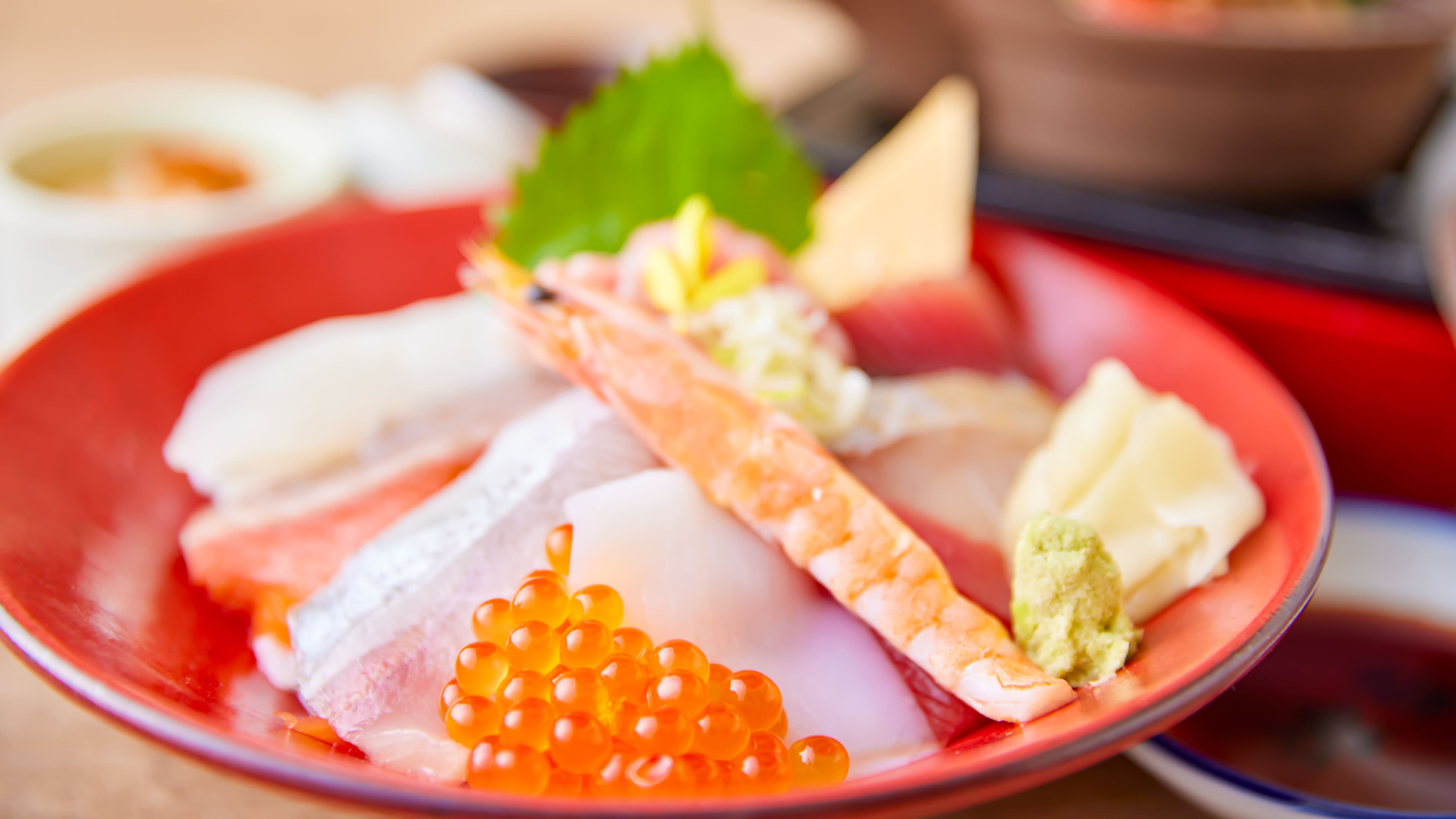【朝食イメージ】味はもちろんのこと見た目でも楽しめるこだわりの海鮮丼。