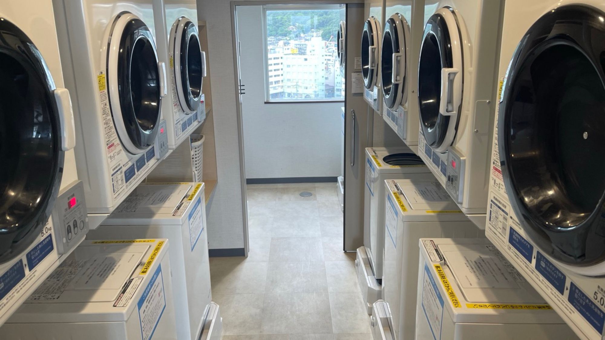 10階のランドリールーム洗濯機・乾燥機が無料でご利用いただけます。