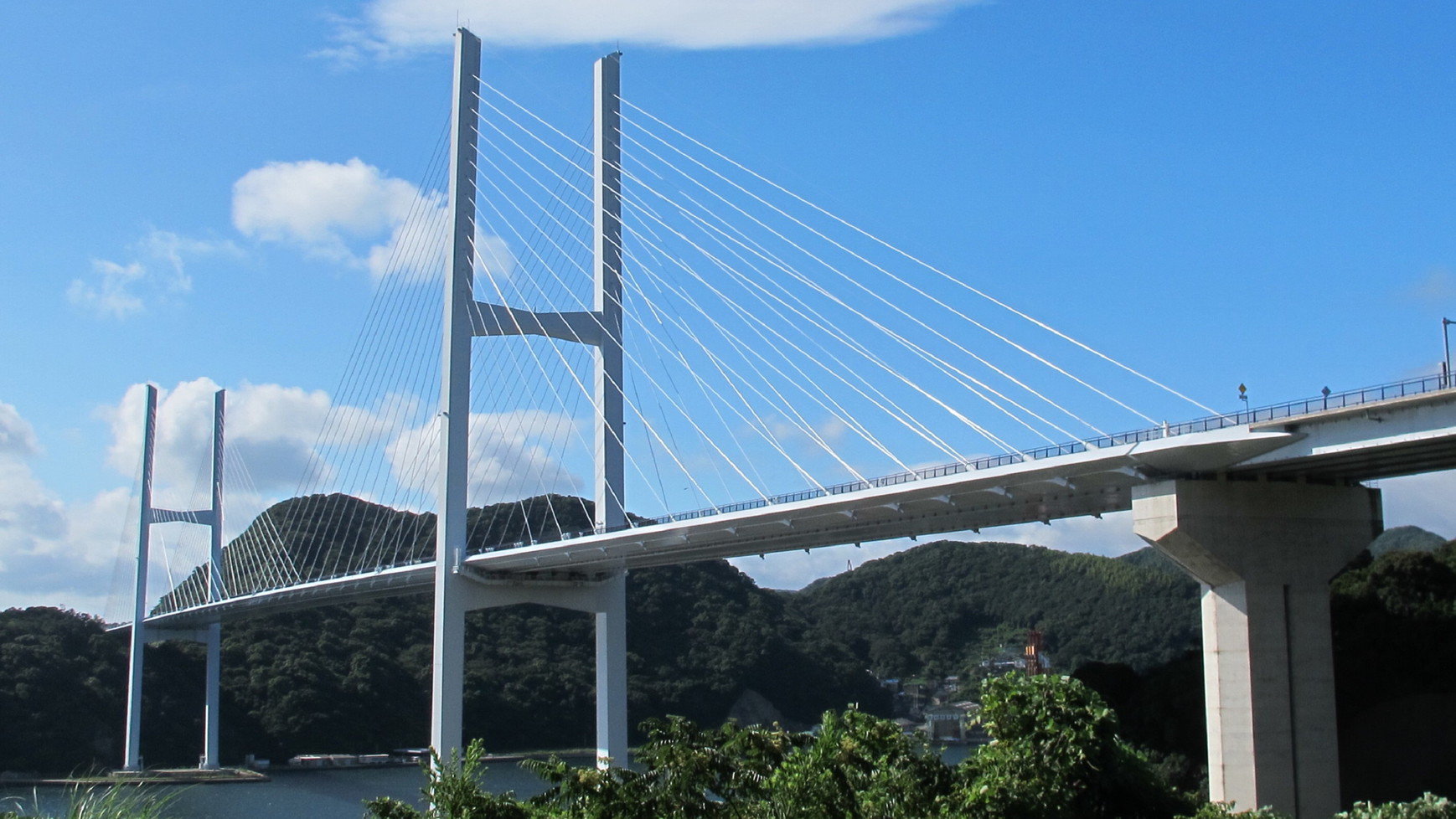 女神大橋（©; （一社）長崎県観光連盟）