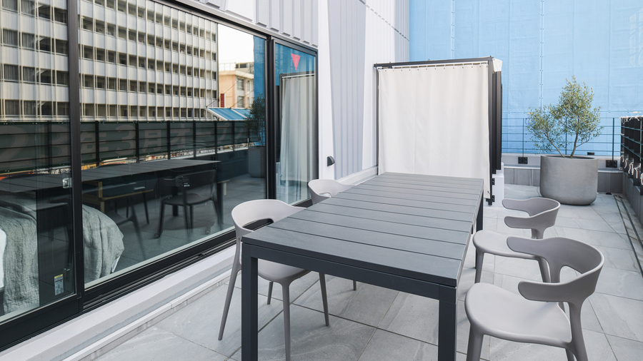 BABAスイート開放感あるテラスで高田馬場を一望できます。