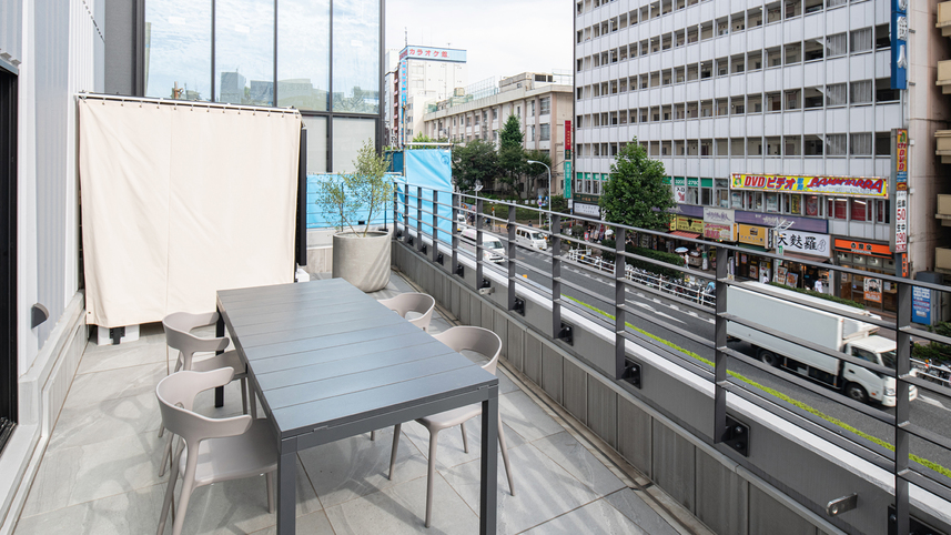 BABAスイート開放感あるテラスで高田馬場を一望できます。