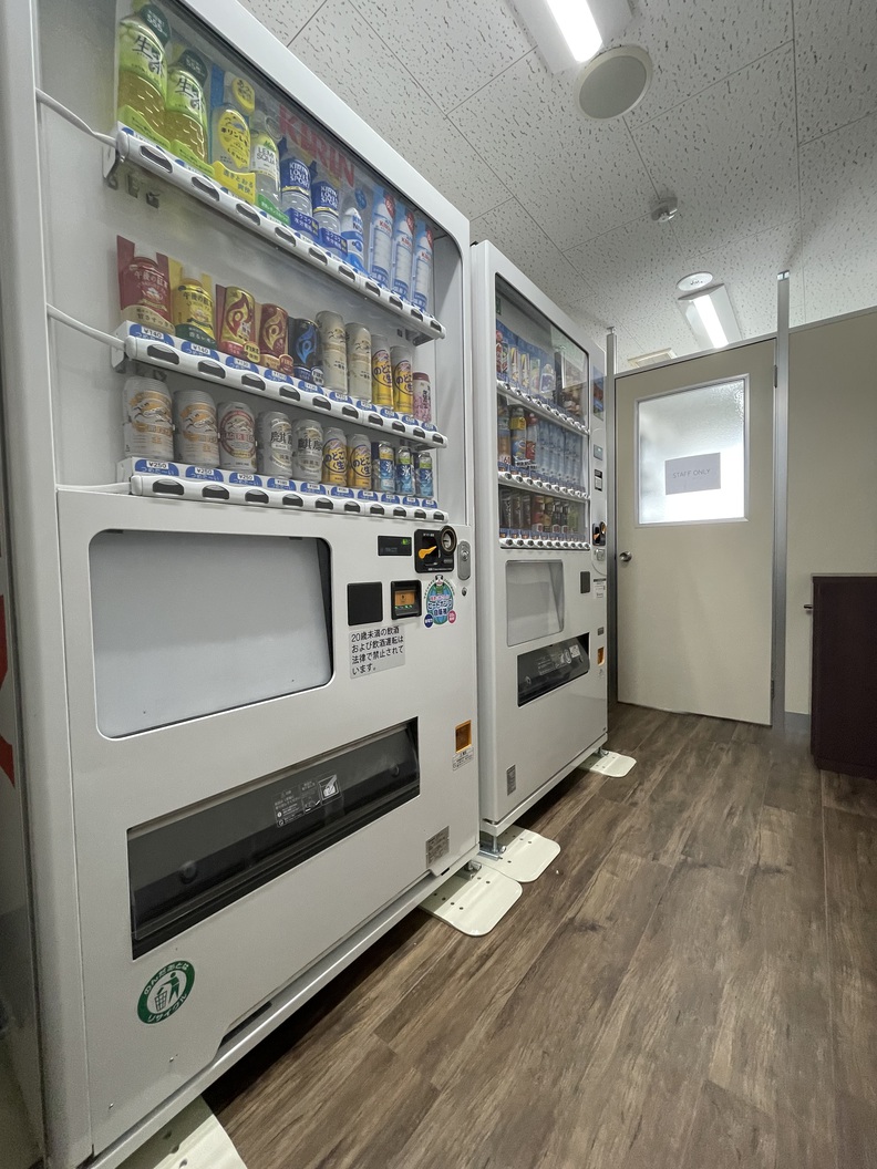 【自動販売機（6階）】ご宿泊の方限定の格安価格！アルコールもあり♪