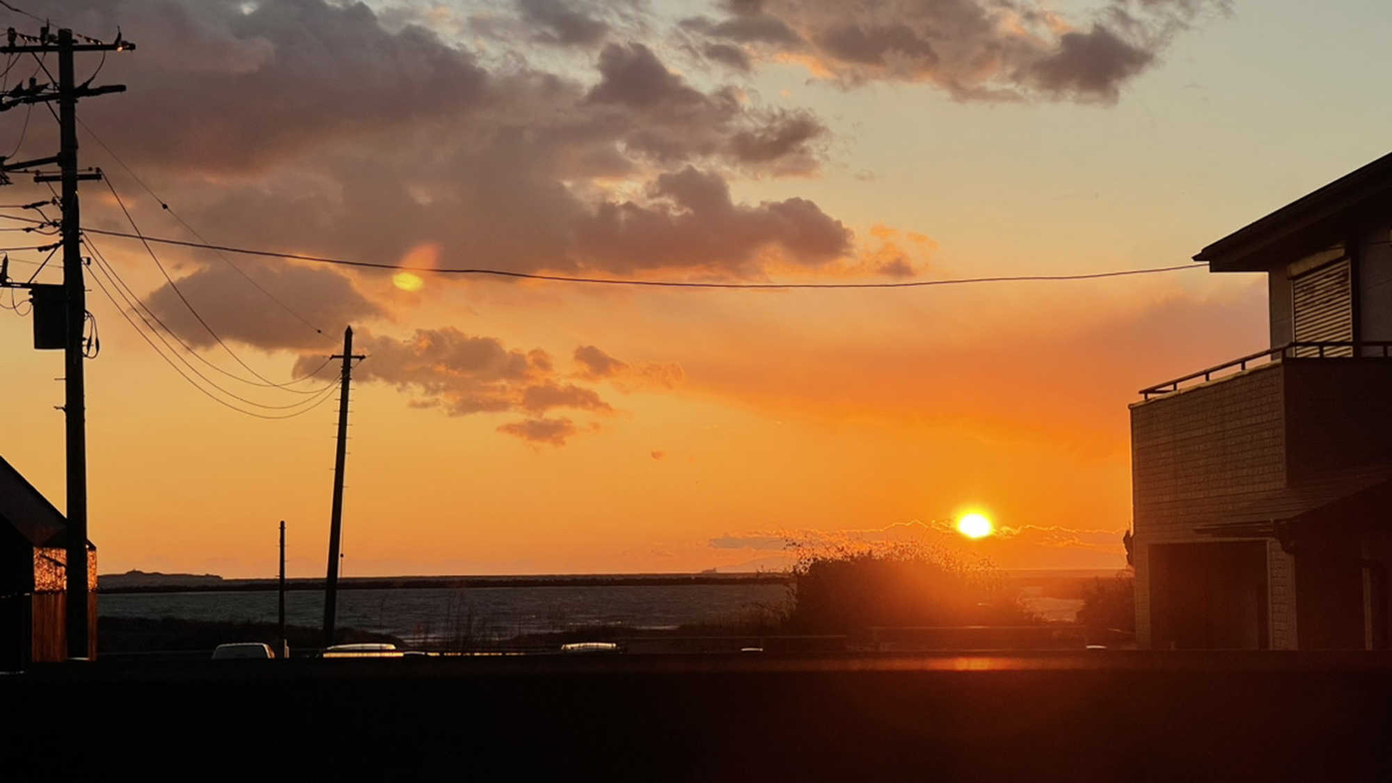 ・【夕陽】日本夕陽百選にも認定される館山湾の夕陽、天気がよければテラスから眺められるかも
