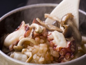 ［タコの釜めし］人気のタコ釜は食べ応え十分！