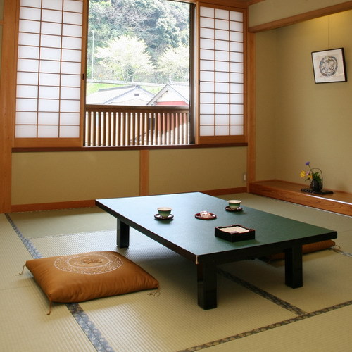 Kameya Kameya is perfectly located for both business and leisure guests in Hyogo. Offering a variety of facilities and services, the property provides all you need for a good nights sleep. Free Wi-Fi in all