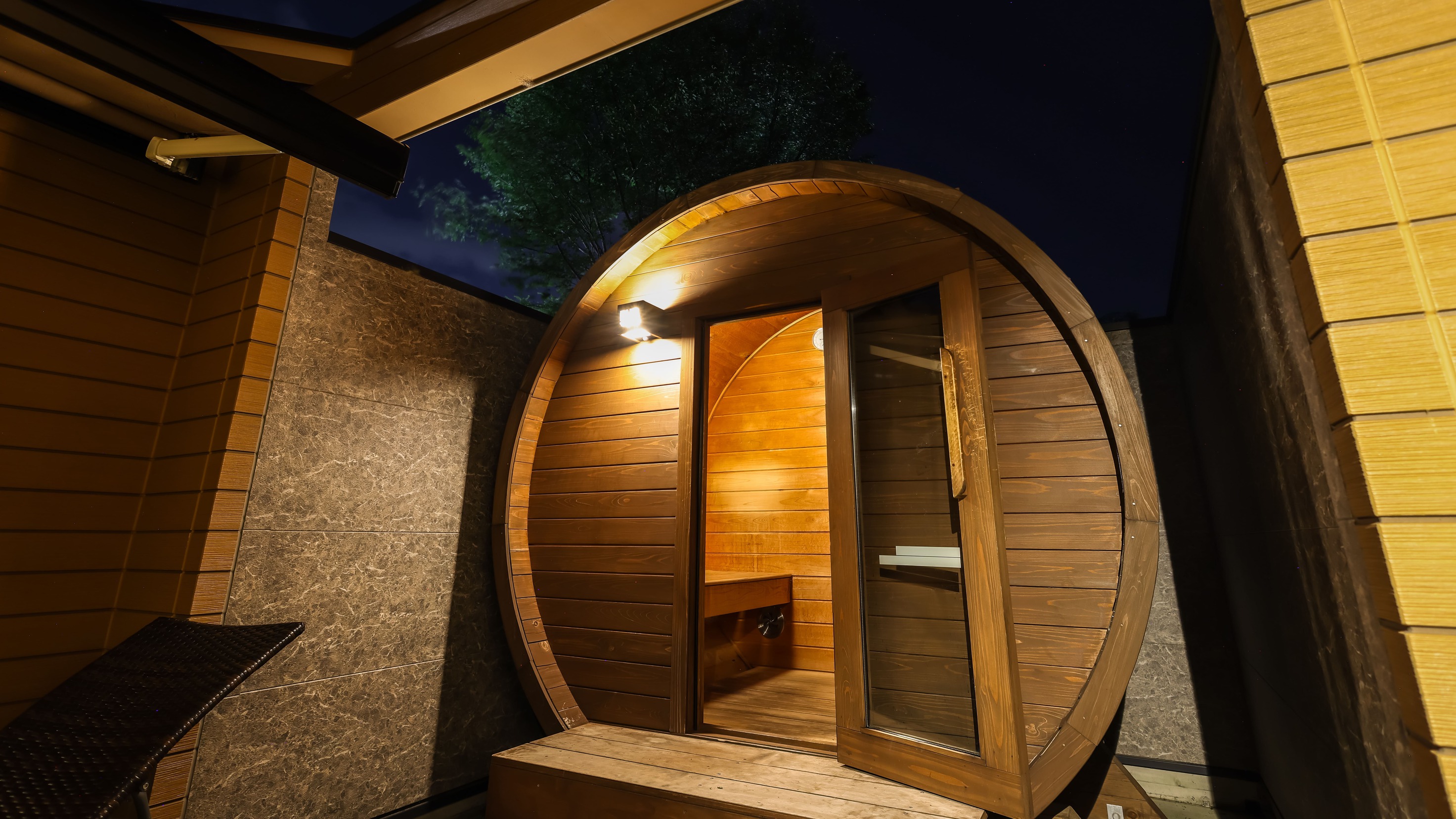 新貸切サウナ。ご予約・貸切制ご宿泊賜ります全てのお客様にご利用頂けます。