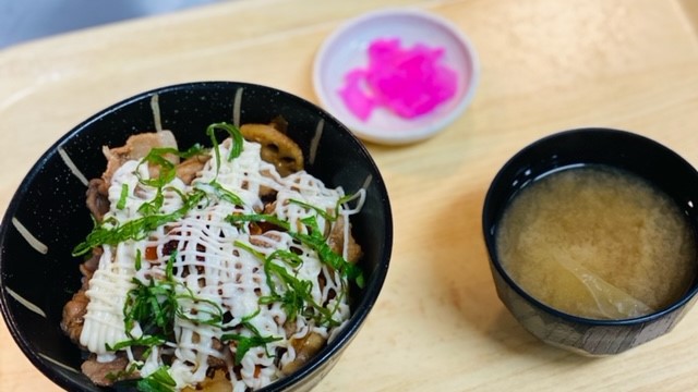 ＜花茶屋＞はにゅう丼羽生市ご当地グルメ豚肉・レンコンなどを使ったB級グルメです