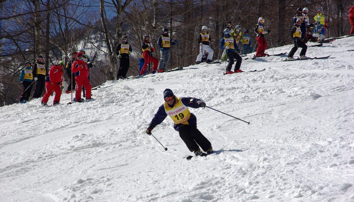 スキースクールの指導力の高さに定評がある「黒姫高原スノーパーク」