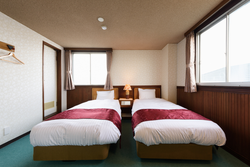 4人部屋(シングルベッド4台)