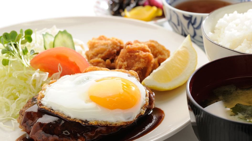 日替わり夕食一例ハンバーグ定食