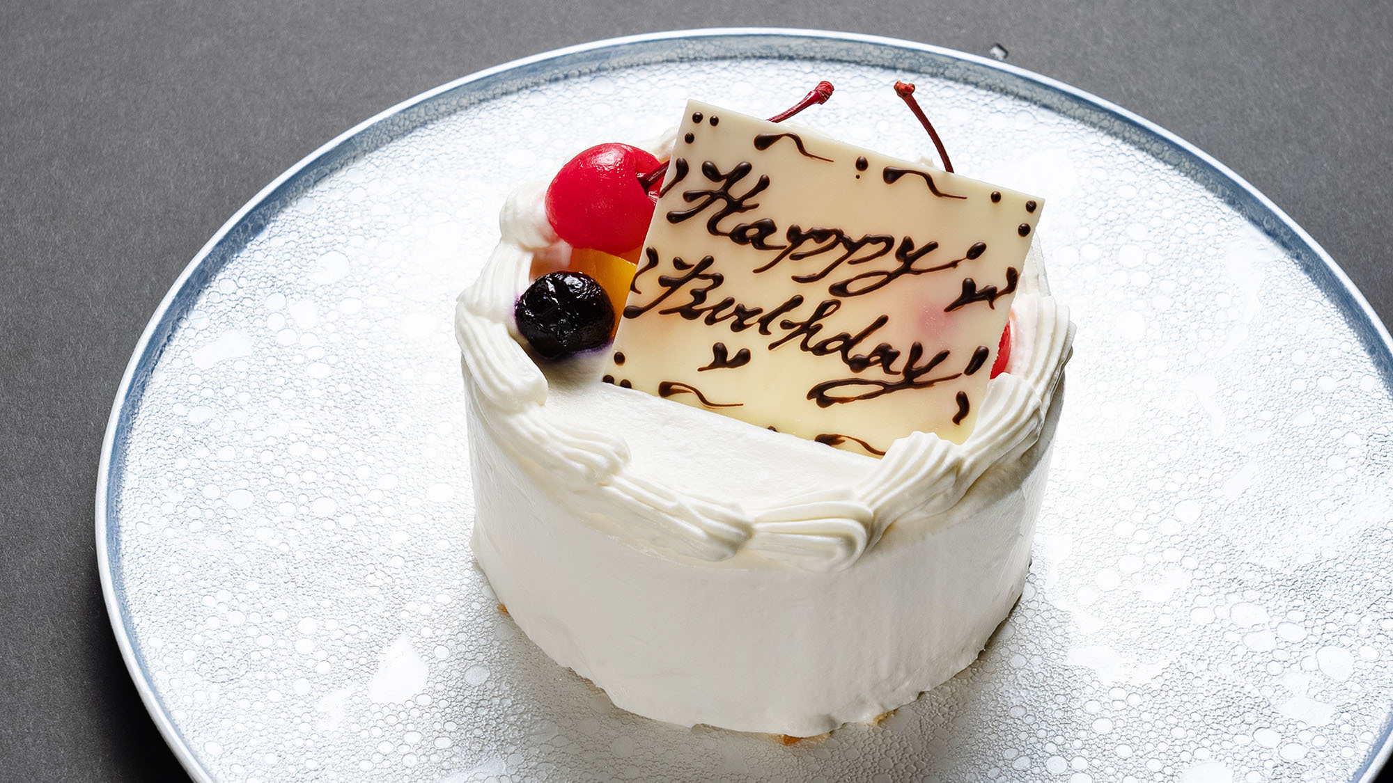 ・【アニバーサリー】結婚記念日や誕生日など、アニバーサリーケーキでお祝い♪