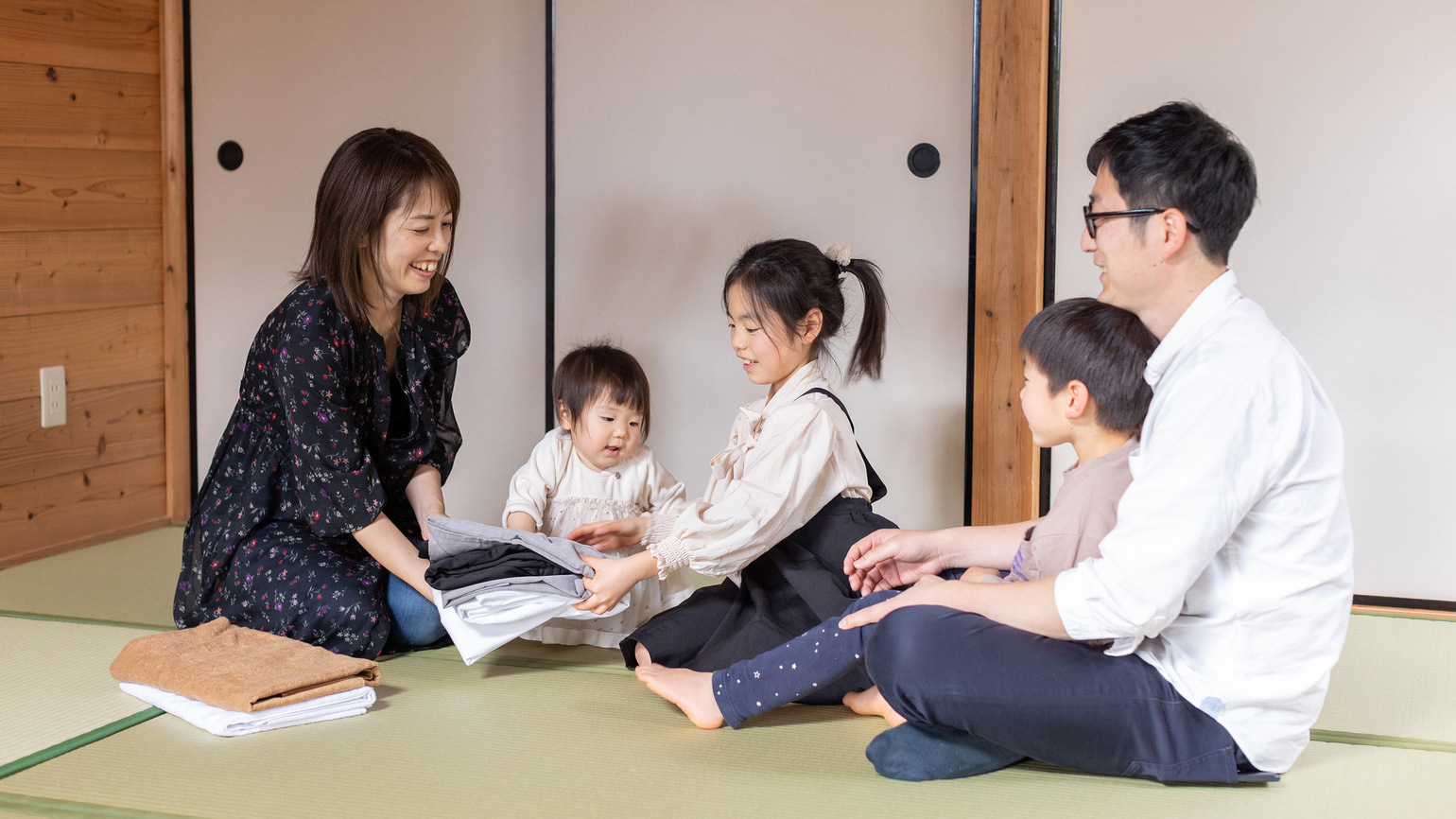 【森の樹木】畳のお部屋は小さいお子様と遊んだり、足をのばして寛ぐのにぴったり♪