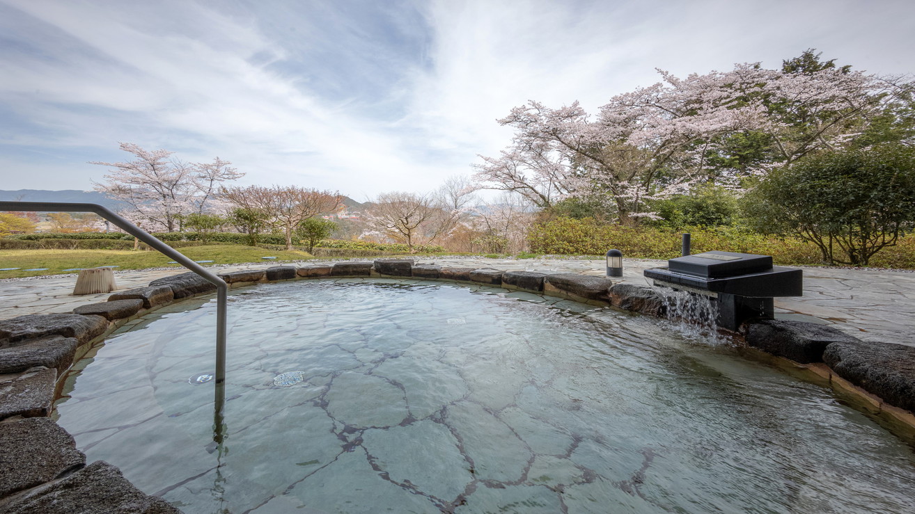 【露天風呂】お風呂からお花見♪