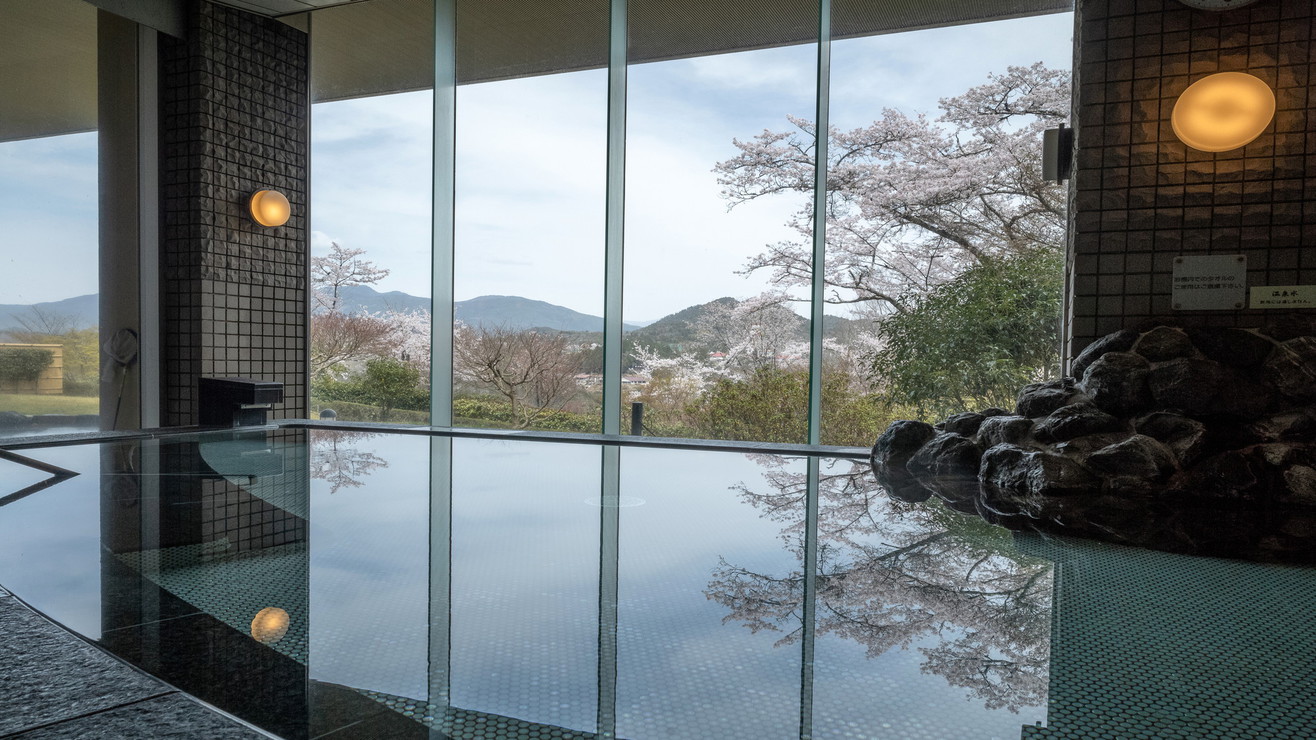 【大浴場】桜を鑑賞しながら入浴