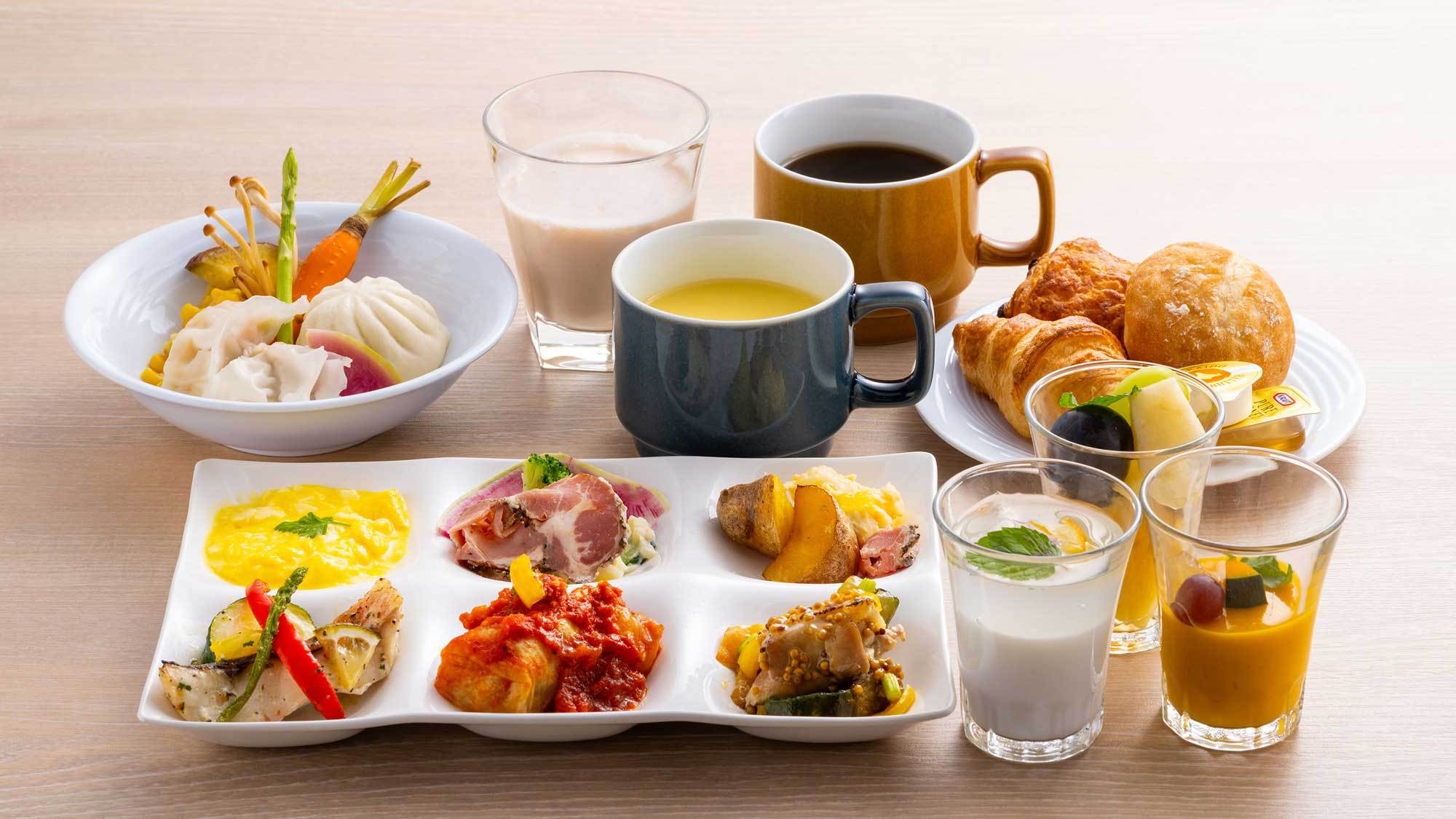 【朝食】洋食も種類豊富にご用意しております。お好きなだけどうぞ